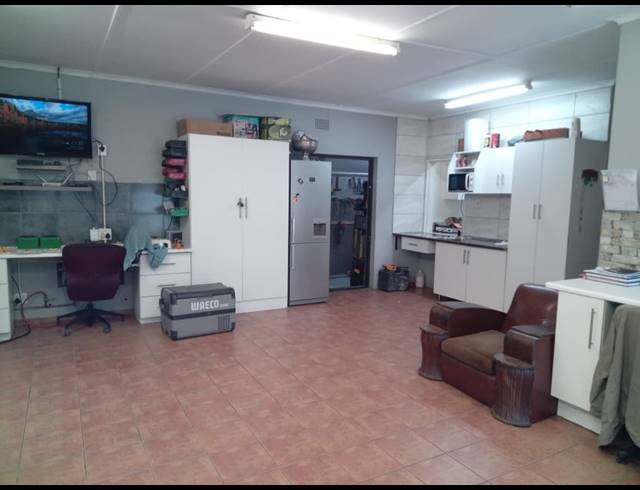 327M² BUSINESS FOR SALE IN BO-DORP